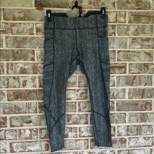 Lululemon Athletica Black and White Ankle Leggings